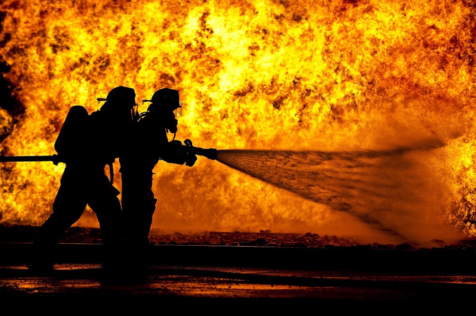 firefighters-870888_960_720
