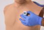 Torse d'auscultation avec cœur d’adulte et sons pulmonaires 1019857