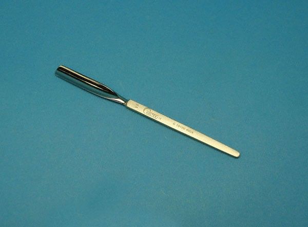Vente Gouge Tranchante pour pédicurie, 10mm x 14cm au prix de 13,37