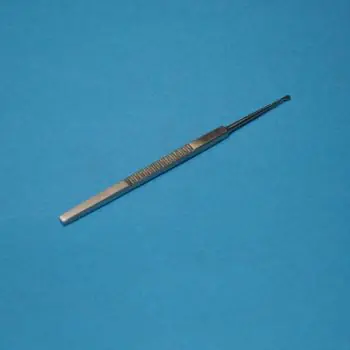 Curette Pédicurie Besnier-Lupus, fenêtrée, 2 mm