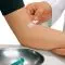 Pansements hypoallergéniques prédécoupés Hartmann DermaPlast Sensitive Injection