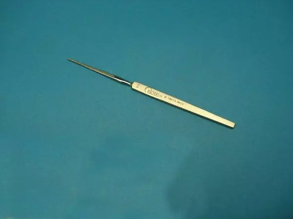 Gouge Tranchante, pour pédicurie, 1,5 mm x 14 cm