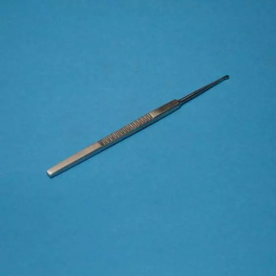 Curette Pédicurie Besnier-Lupus, fenêtrée, 2 mm