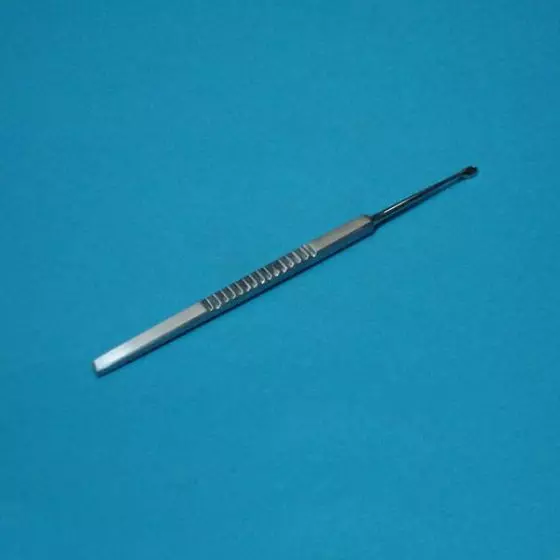 Curette Pédicurie Besnier-Lupus, fenêtrée, 4 mm