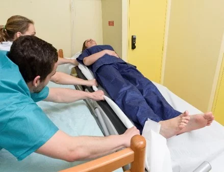 Drap de transfert à usage unique blanc - 150 x 220 cm (carton de 50)